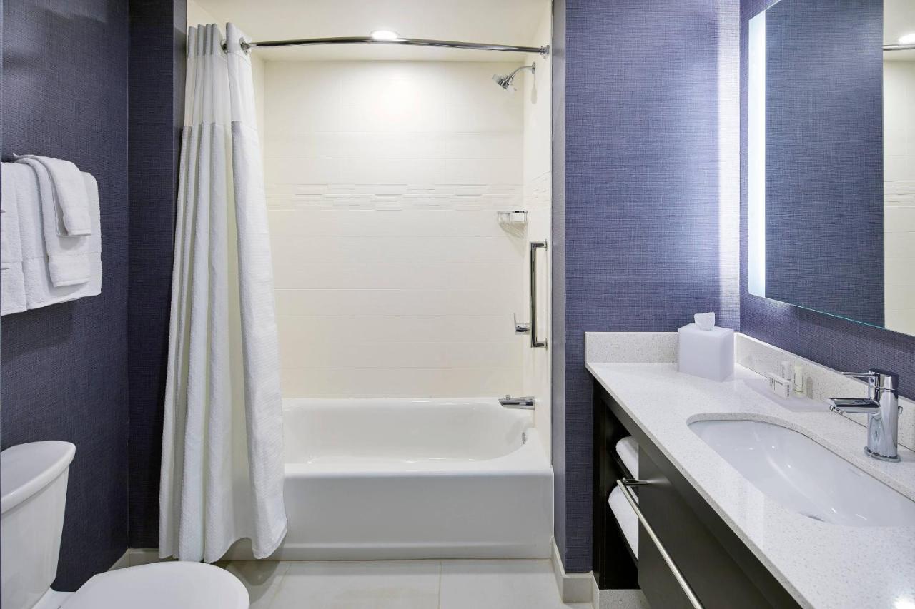 Hotel By Marriott Airport Albany